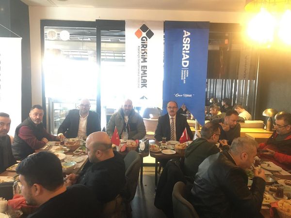 Asriad Ailesi Kahvaltıda Buluştu