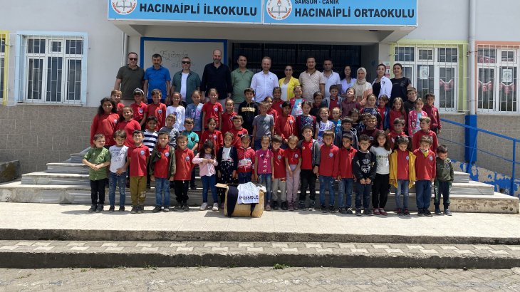 ASRİAD’dan Öğrencilere Karne Hediyesi